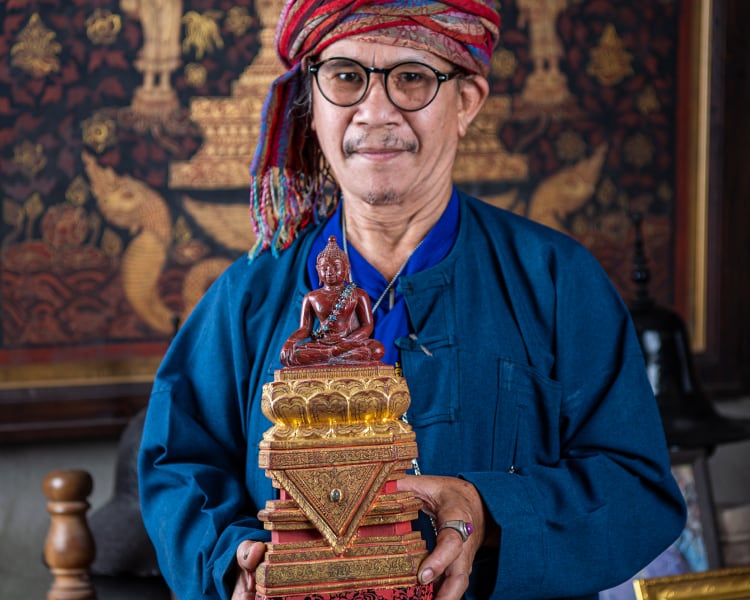 ยึดมั่นในคุณธรรม และจริยธรรม